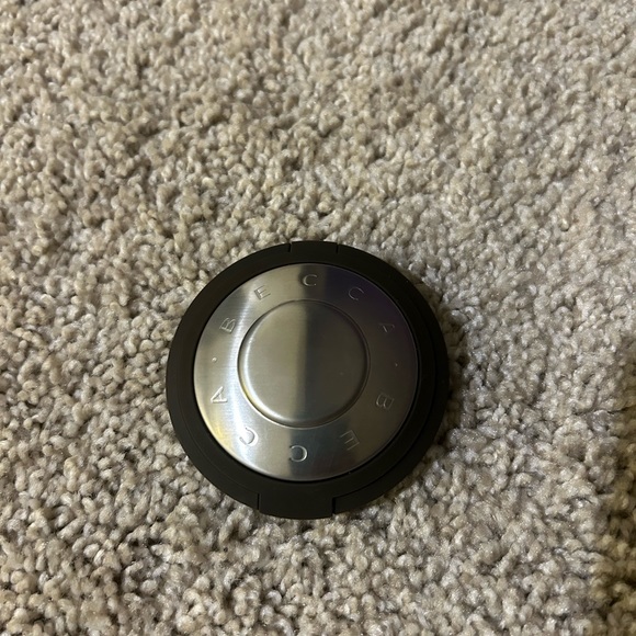 Becca Shimmering Skin Perfector Pressed Highlighter, Prosecco Pop - Picture 4 of 4